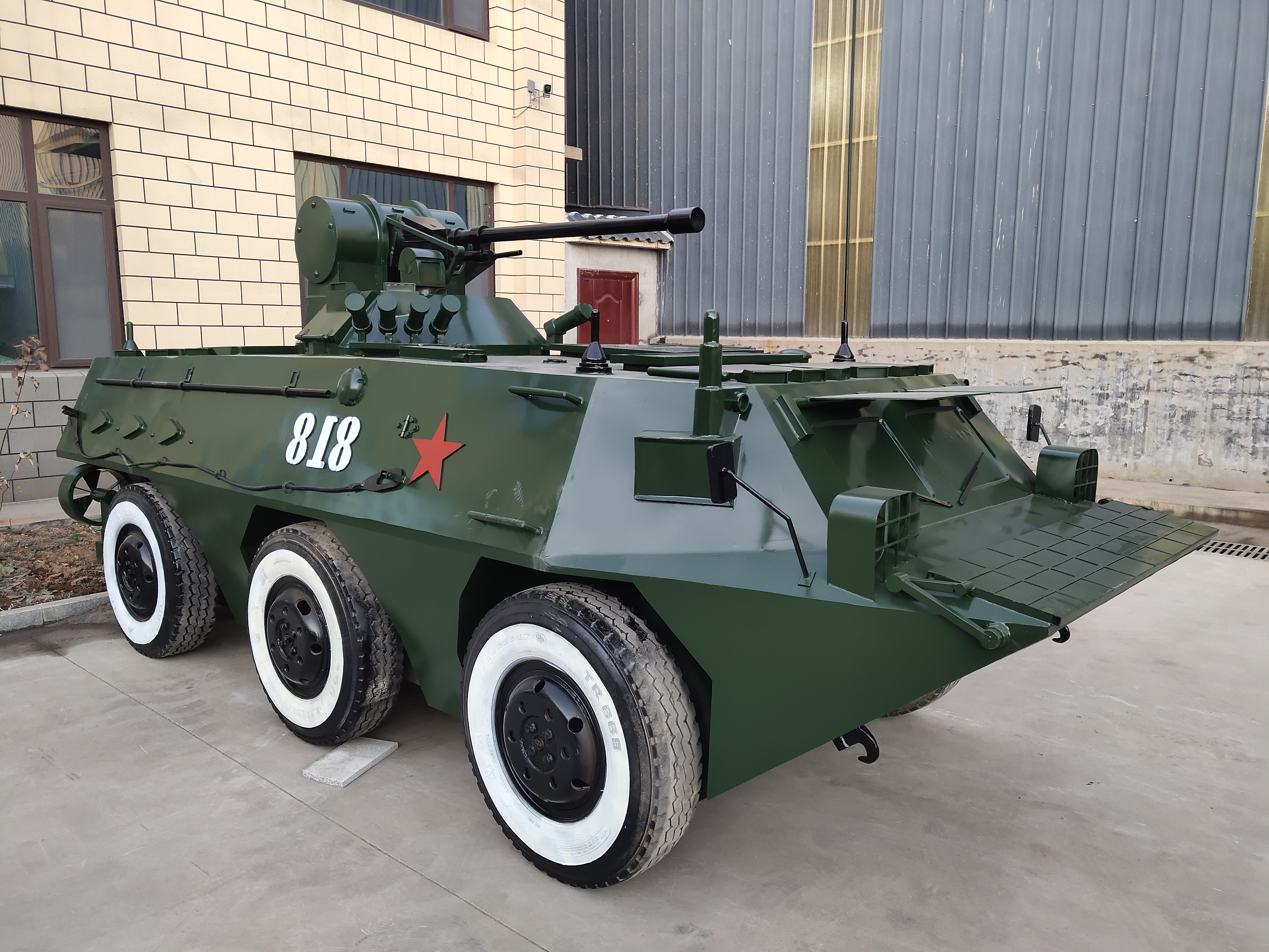 运兵车